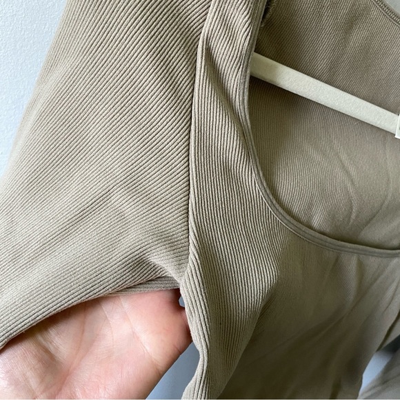 ARITZIA SUNDEH Sunday Best SinchSeamless rib ribcage tan long sleeve L - Picture 5 of 11